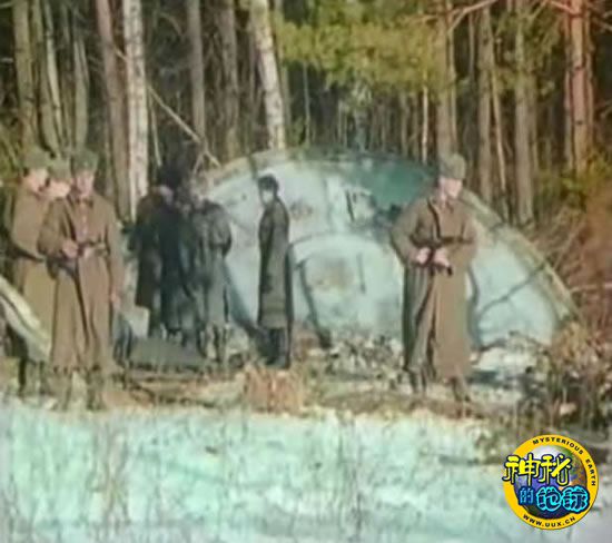 《最后逝世借者》真人剧战游戏对比:场景构图细节复本