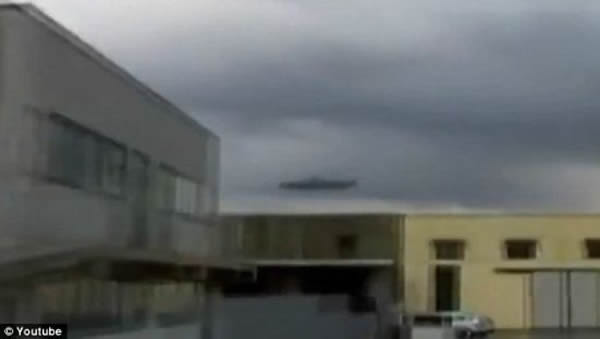 美国网站公布UFO降落视频遭质疑