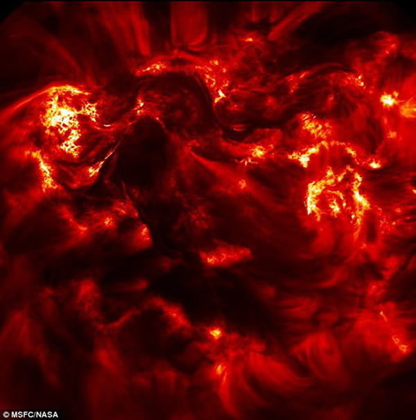 ��߷ֱ���ͼ��ͼ�о��˵�̫���ⲿ�����������֤ʵ�ų��������������ȵ�������Ҫ���ã��¶ȿɸߴ�400�����϶�