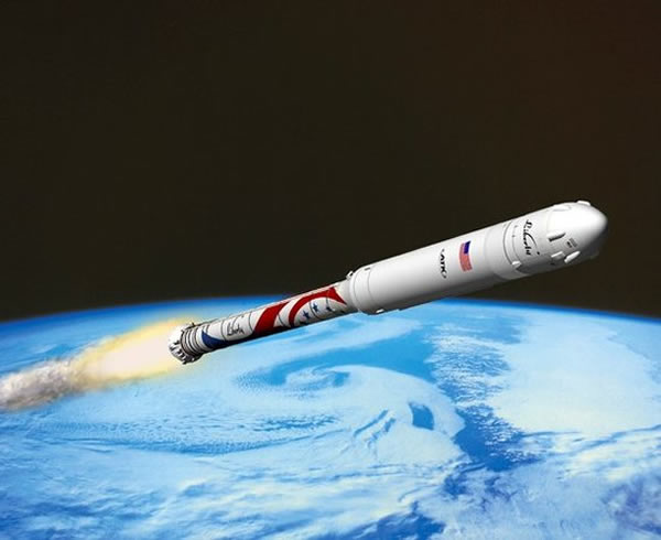 艺术家绘制ATK公司自由号火箭发射未来“空间的士”的想象图