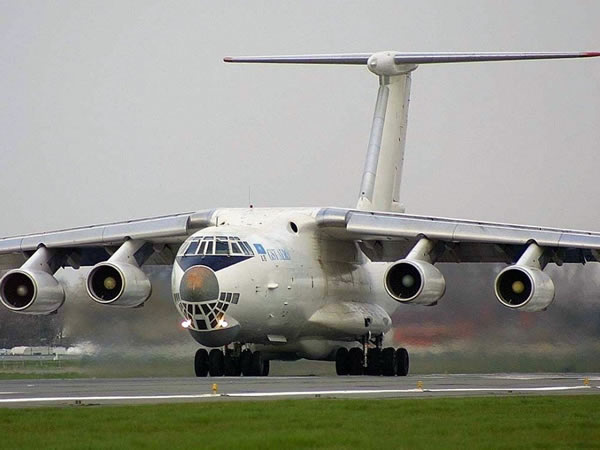 伊留申设计局研制的伊尔 76运输机
