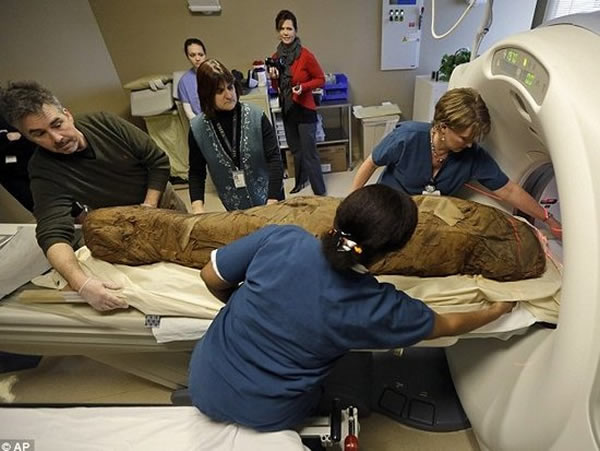 CT扫描4000年前古埃及木乃伊