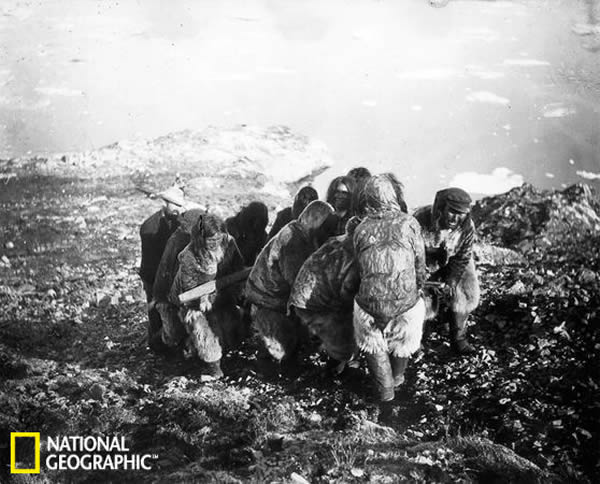 1897年格陵兰岛巨型铁陨石重34吨