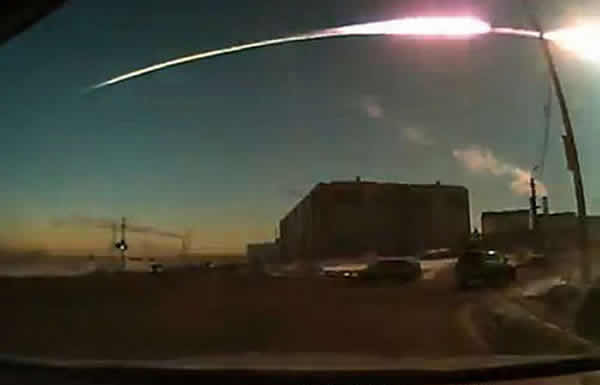 俄罗斯陨石坠落前几秒当地动物有躁动不安表现