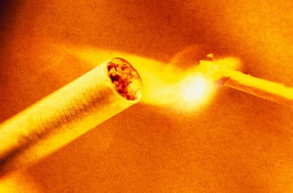 研究人员指出吸烟和酗酒是导致人体自燃的主要因素