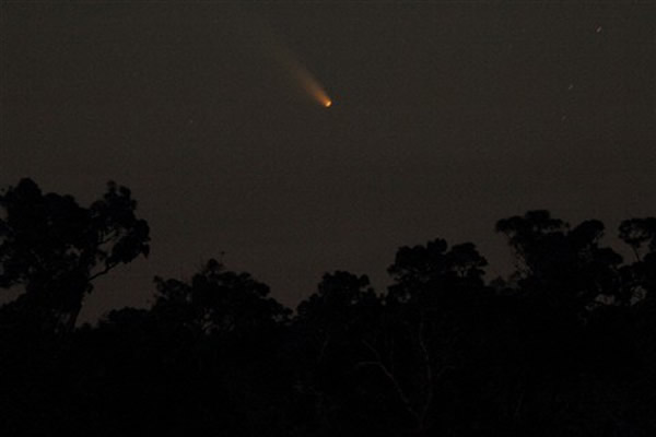 明亮彗星C/2011 L4的最新照片