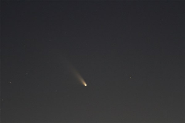 明亮彗星C/2011 L4的最新照片