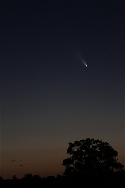 明亮彗星C/2011 L4的最新照片