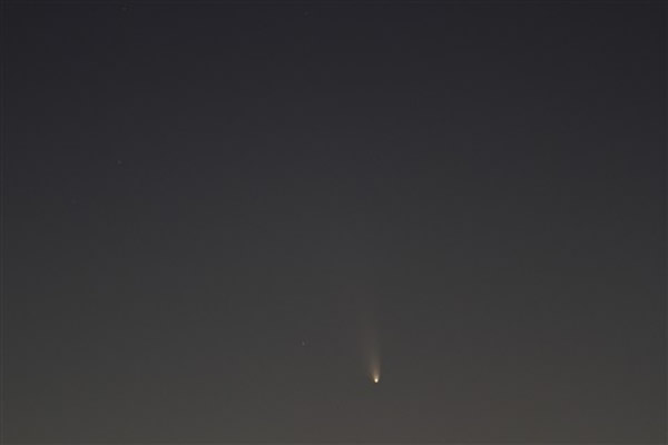 明亮彗星C/2011 L4的最新照片