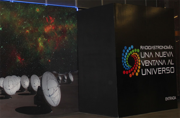 The entrance to the ALMA exhibit at Estacion Baquedano.