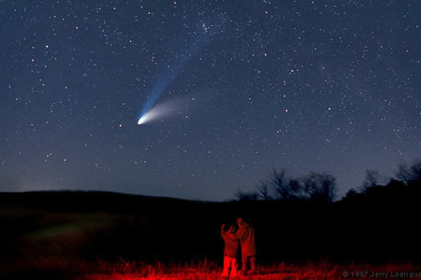 1997年,海尔-波普彗星