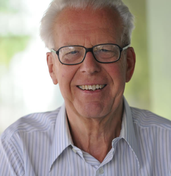 加州理工大学的天文学家马丁·施密特。