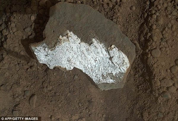 �ڡ��϶����ɡ���Tintina���ڲ��Լ���Χ�����ֵ�ˮ�Ͽ����һ��֤������������ˮ����