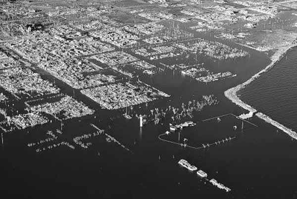 阿根廷小镇伊佩昆沉入水底25年后再次慢慢地显露出来