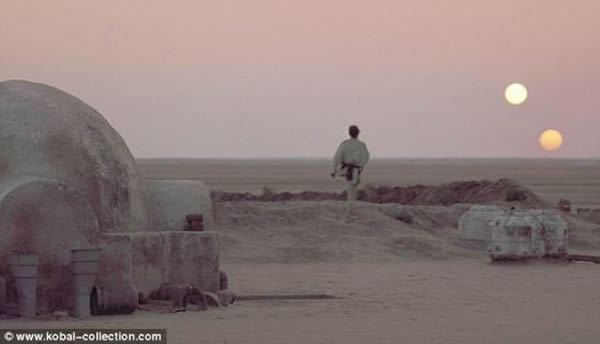 �ڡ������ս���¬��-������������һ���鹹�������ϣ����������ͼ�������������̫��