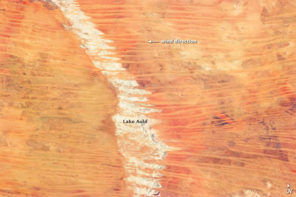 �����Ƭ�ǹ��ʿռ�վ�ϵ��Ա��2013��3��25�������