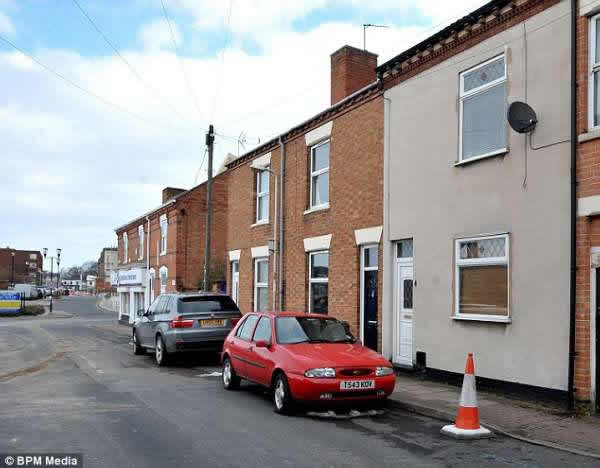 英国小镇一位女子家中发生一系列灵异事件