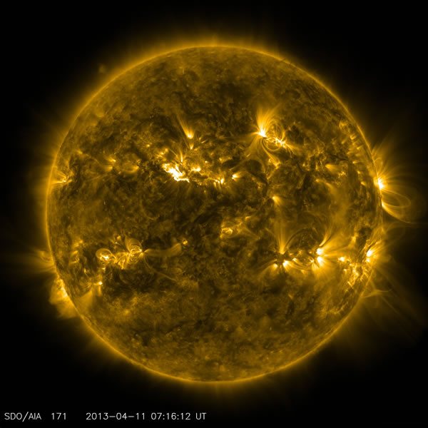 NASA观测到今年最大的一次太阳耀斑爆发