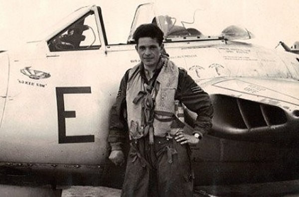 英国皇家空军罗兰休斯声称看到UFO