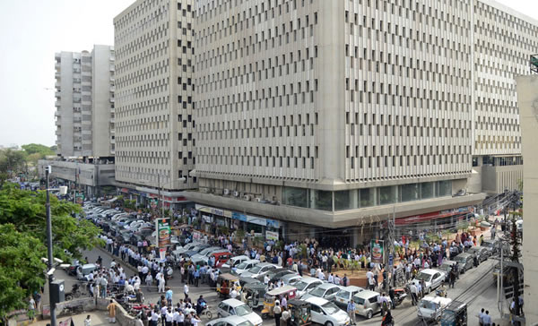 ʱ2013416գͻ˹̹棬Ӵ¥ɢȺʰͻ˹̹紦7.8жС