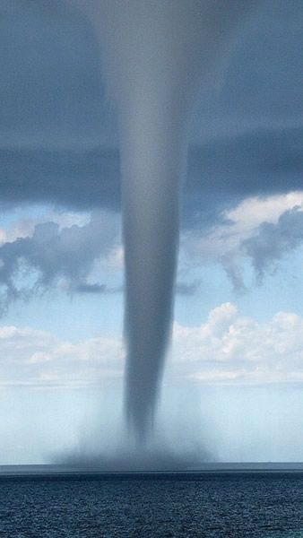 克罗地亚海上龙卷风