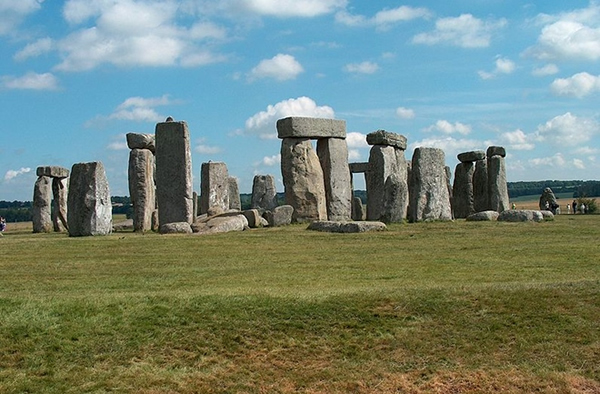 Stonehenge 5,000 Years Older Than Thought