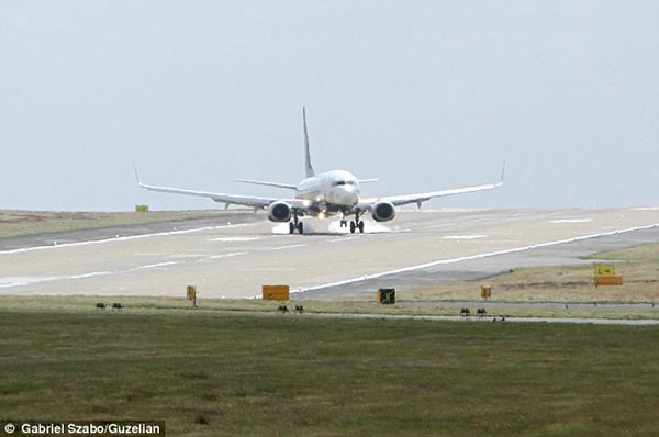 Ӣ���ɻ���ǿ������½�ľ���һĻ