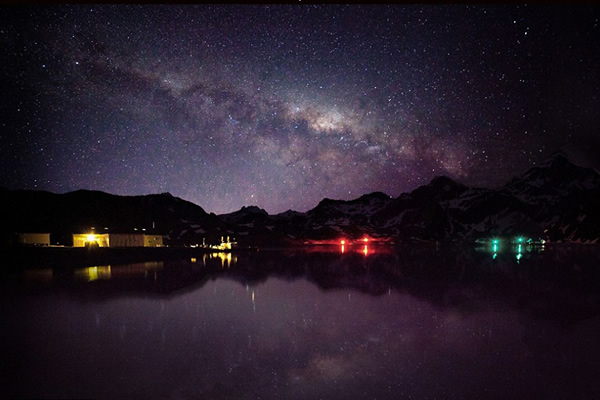 南极极地拍摄的壮丽星空照片