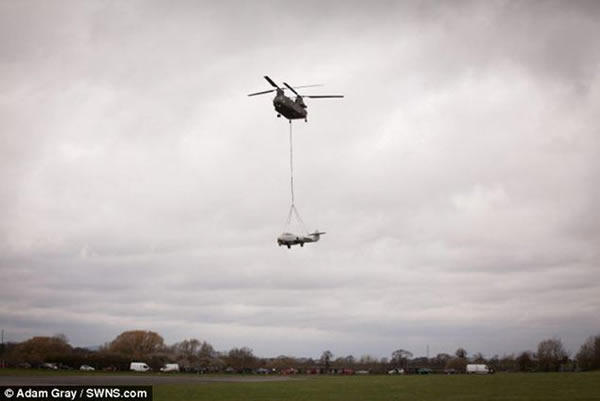 Ӣ����һ������ʽ�ɻ������������¼�