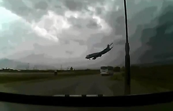 美军飞机坠毁阿富汗过程的恐怖画面