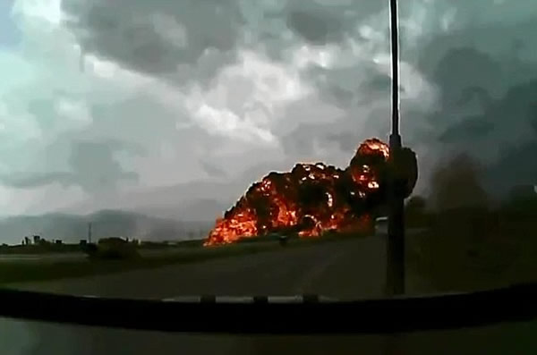 美军飞机坠毁阿富汗过程的恐怖画面 - 神秘的地