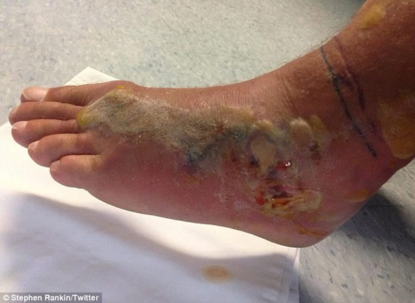 Ӣ��������Ƭ���ڸ�˹�������ǹͷ��Ϯ��