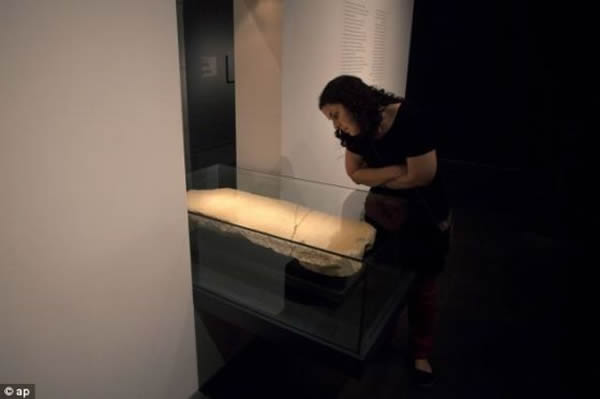 ݵһԱעżӰʯ塣Ӱʯ彫Ү·ɫвչ