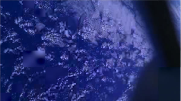 智能手机在太空中拍摄的地球照片