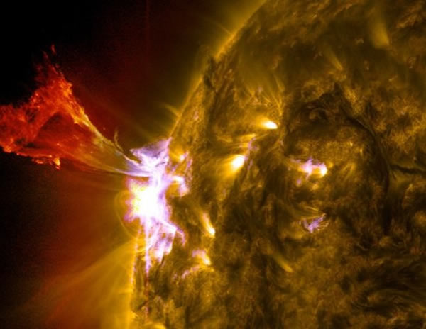 由NASA太阳动力学天文台拍摄的太阳能量释放事件,目前太阳处于11年的活跃周期段