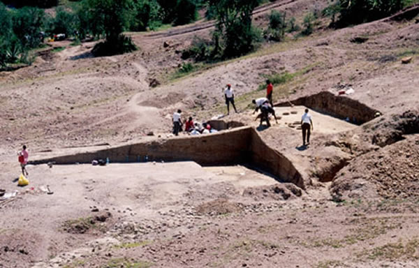 �о���Ա�ڿ����ǿ���������ص㷢���˶�������ϵ�ʯ�����߱�ǣ������������������200����ǰ����ɱ���������ʬ�塣