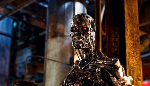 终结者2018描述天网系统与人类世界之间爆发战争的情节,暗示人工智能的结局将导致人类被机器人消灭