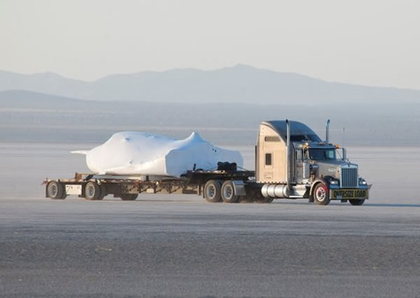 ��׷���ߡ�С�ͺ���ɻ�λ�ڼ����������ݰ��»��ȿվ�����