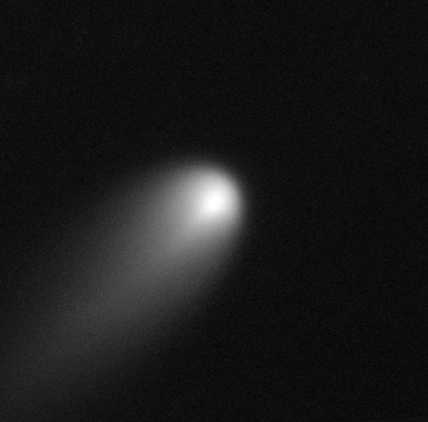 哈勃空间望远镜拍摄的彗星ISON照片,彗尾长度为9.2万公里