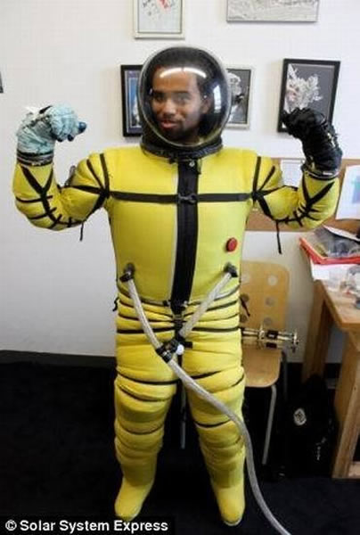 真实版“钢铁侠服”,装配着火箭靴,预计2016年7月份从一定高度进行测试