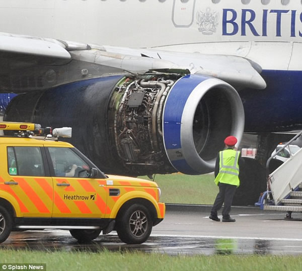 一架英国航空客机起飞后引擎意外冒烟起火