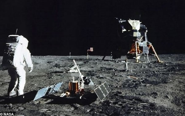 1969��7��20�գ�������11�ųɹ���½������棬��½�ص�Ϊ���������ء�