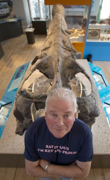 Ӣ����ʯ�ղؼһ���5��ʱ����ɾ���ʷǰ�������ж���ͷ�ǻ�ʯ�޸�����