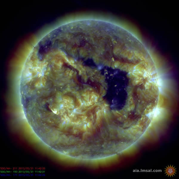 ̫������ѧ����̨�����Ⲩ�������̫��ͼ���������Ե���İ���ɫ����Ϊһ�������ᶴ