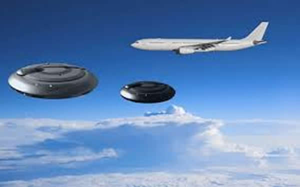 Ӣ��3�ܿͻ��ķ���Ա����������������ƽ����ɫ�ɵ���