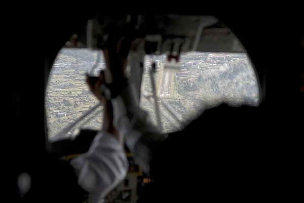 ��������Σ�յķɻ������Ჴ��¬��������