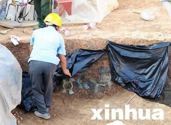 湖北随州叶家山墓地发现比曾侯乙早500多年的编钟