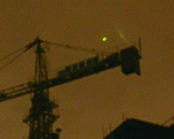 几个神秘光团飞过武汉上空