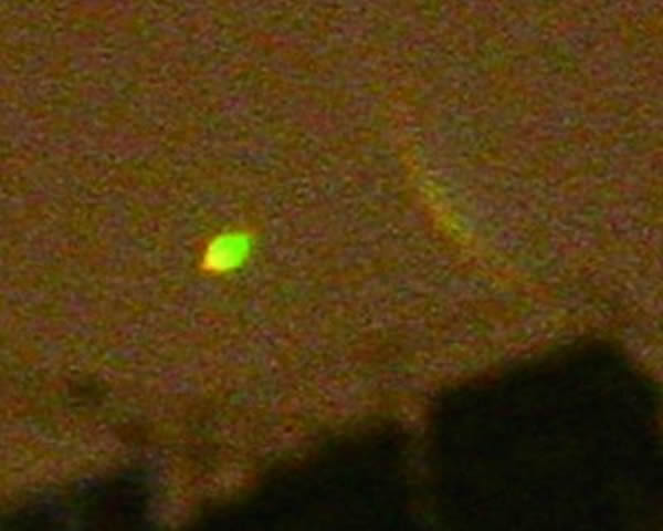 几个神秘光团飞过武汉上空