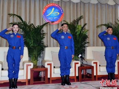 首位女宇航员希望踏上火星之旅 - 神秘的地球 